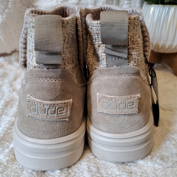 Hey Dude Mel Boots Suede Leather Platform Sand Beige Slip On Ankle Booties Sz 11 - Picture 10 of 15